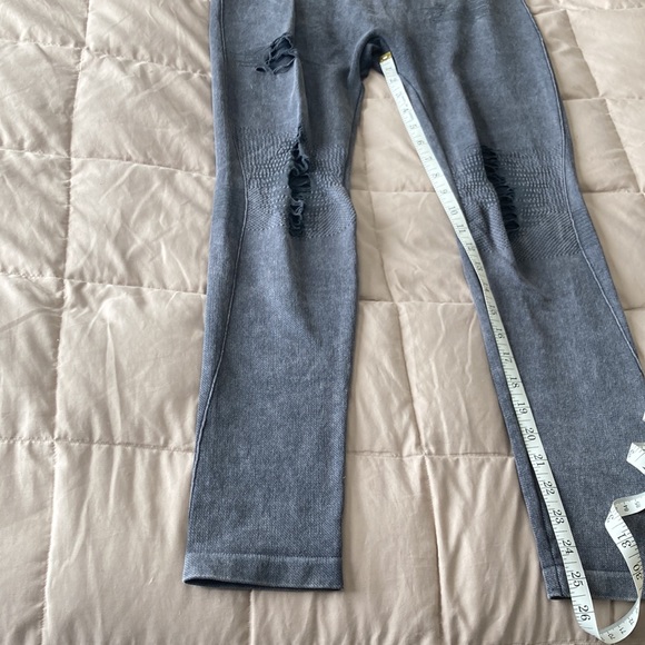 Yelete Gray Distressed Leggings - Picture 10 of 10